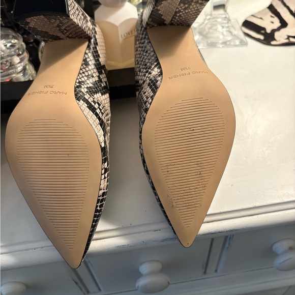 Marc Fisher Women's Snakeskin Pumps - Picture 3 of 3